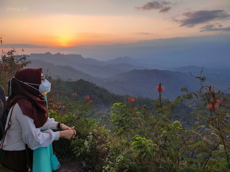 Puncak Suroloyo